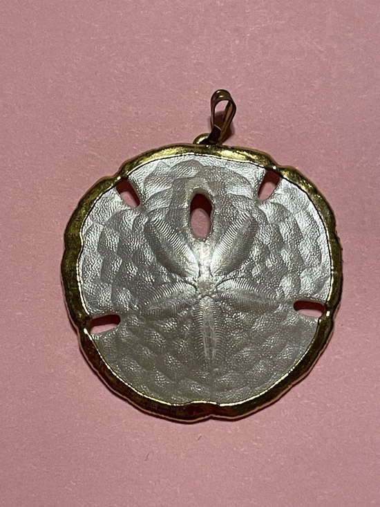 Jewelry - Vintage Sand Dollar Pendant